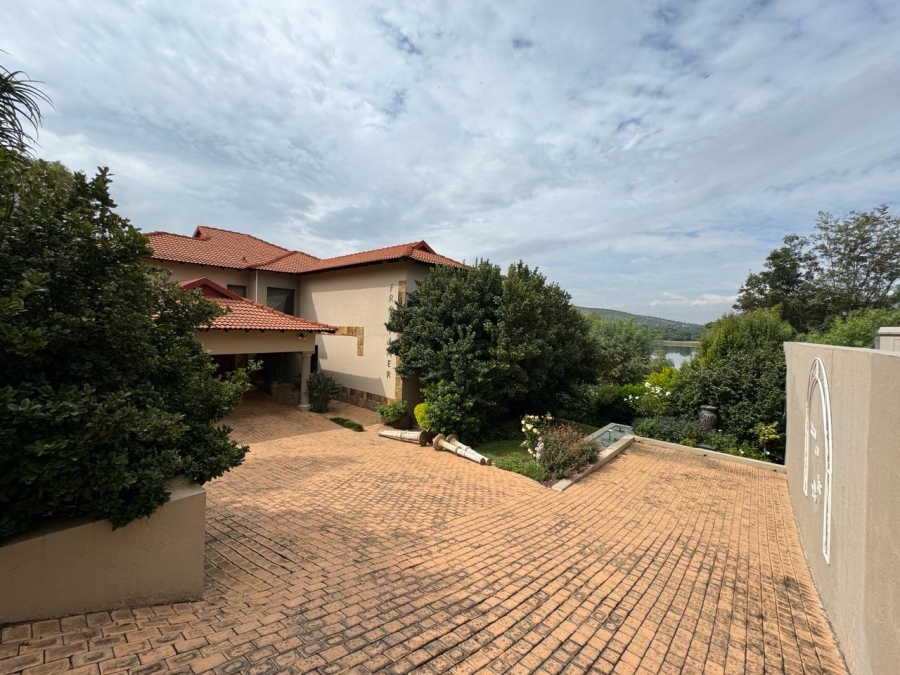 4 Bedroom Property for Sale in Birdwood Estate North West